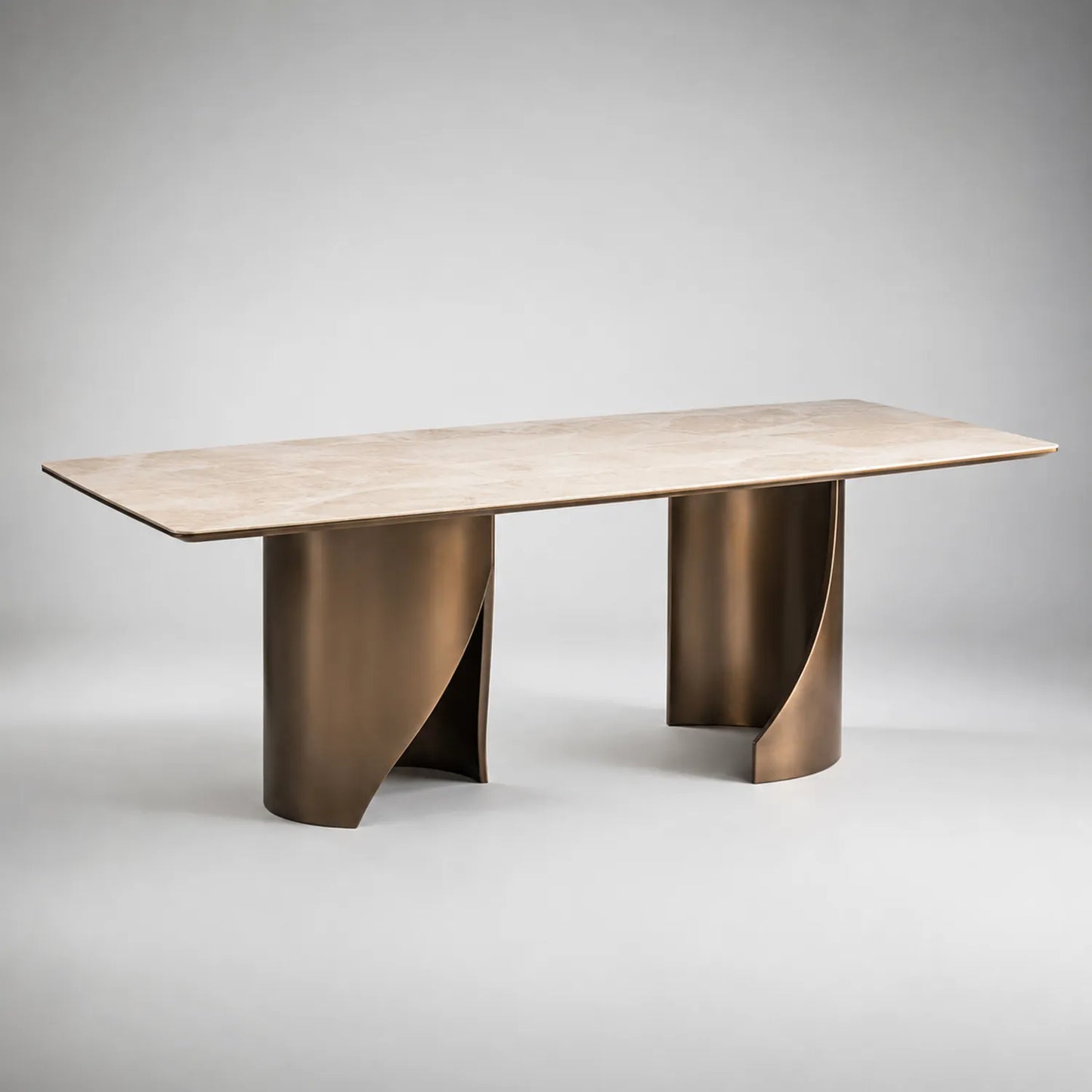 Rechteckiger Esstisch aus Natursteinimitat und Metall in Beige/Bronze